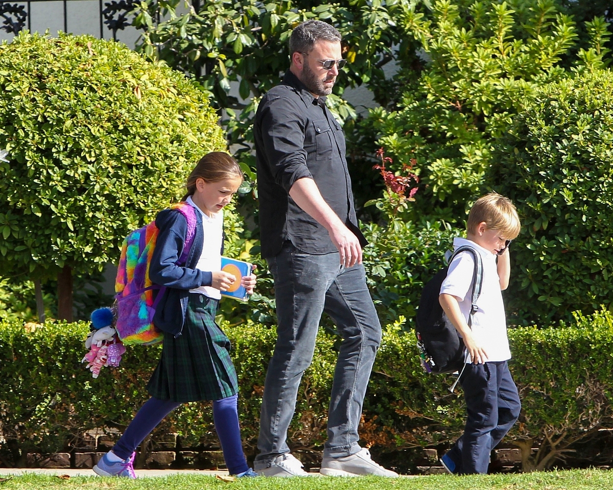 根据《社会保险法》因工伤发生的费用中可以按国家规定从工伤保险基金中支付的有