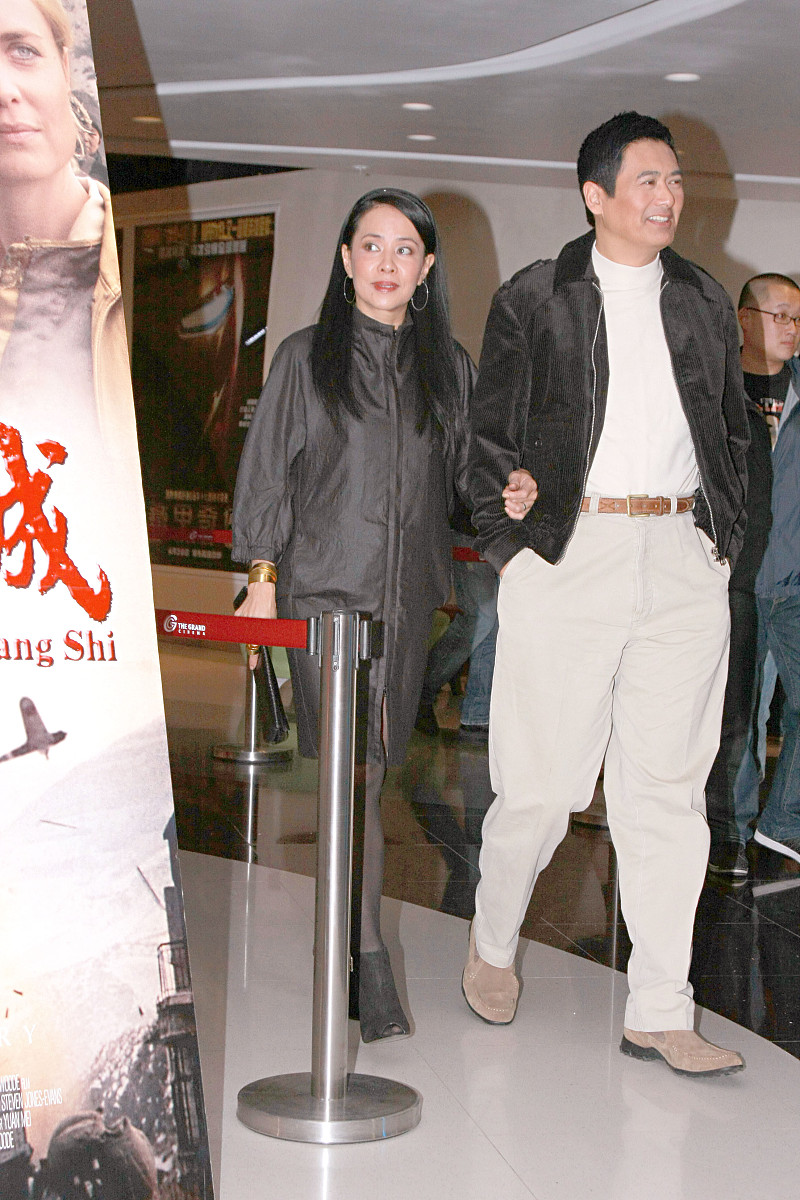 2008年3月25日,香港,电影《战火逃城》首映礼举行.周润发夫妇+++_+++