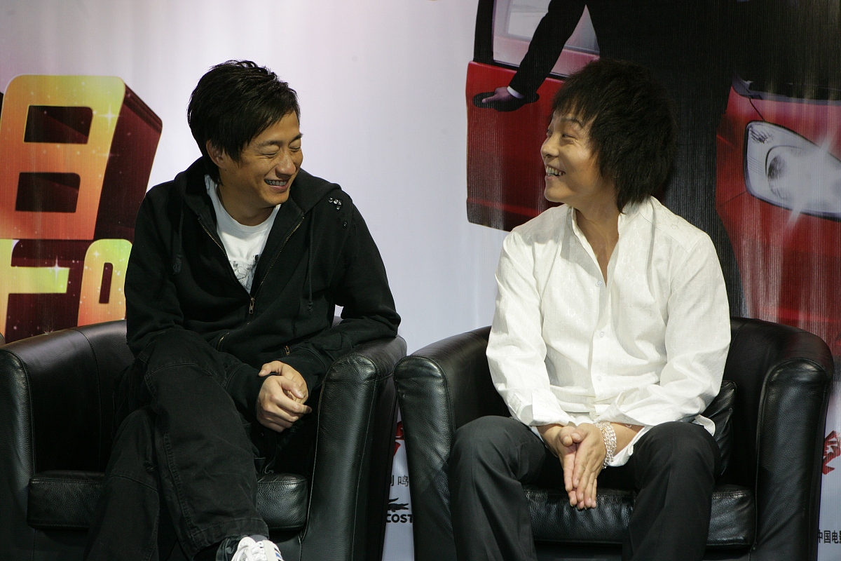 2008年11月11日,北京,电影《爱情呼叫转移2》官网启动仪式举行.黄磊(