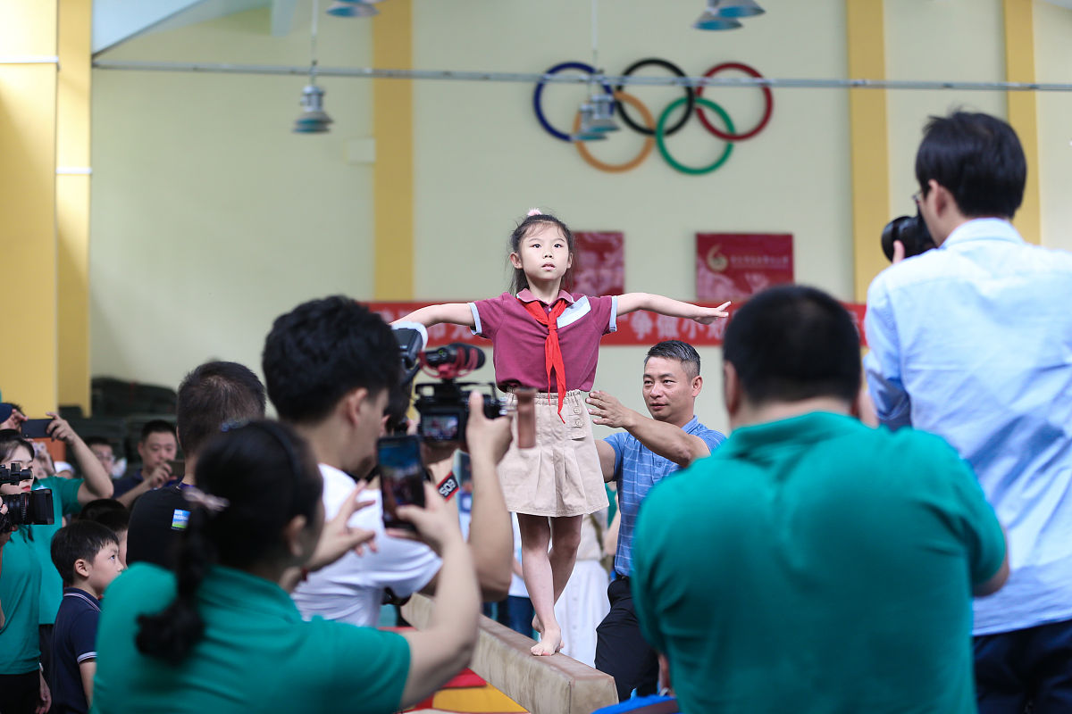 外教培训课程解析 | 集体观摩活动安排 | 运动会发言搭档 | 外教会时间安排