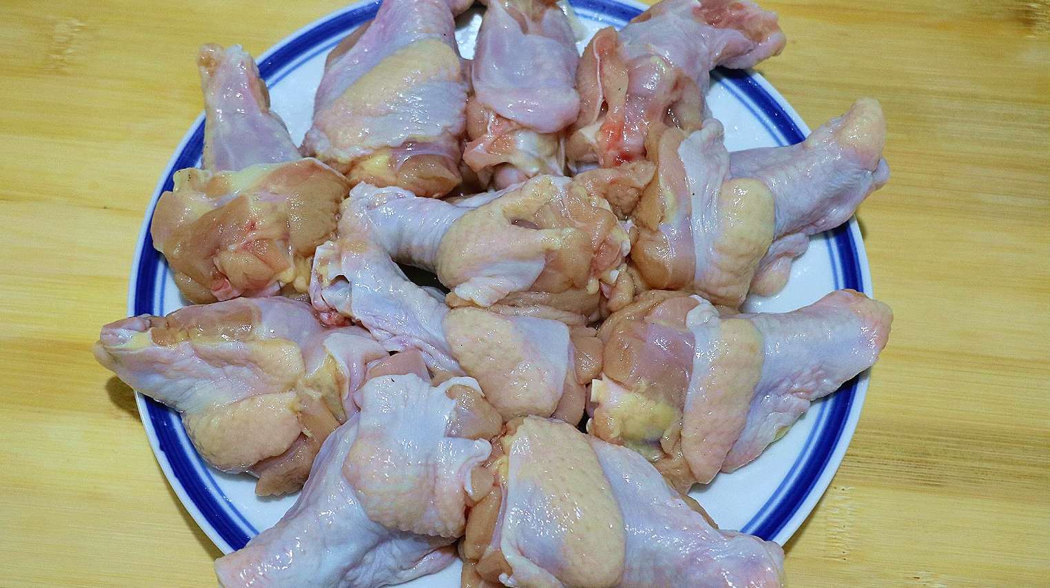 想吃炸鸡腿不要去肯德基了,20元成本能做一大盘,比买的好吃10倍