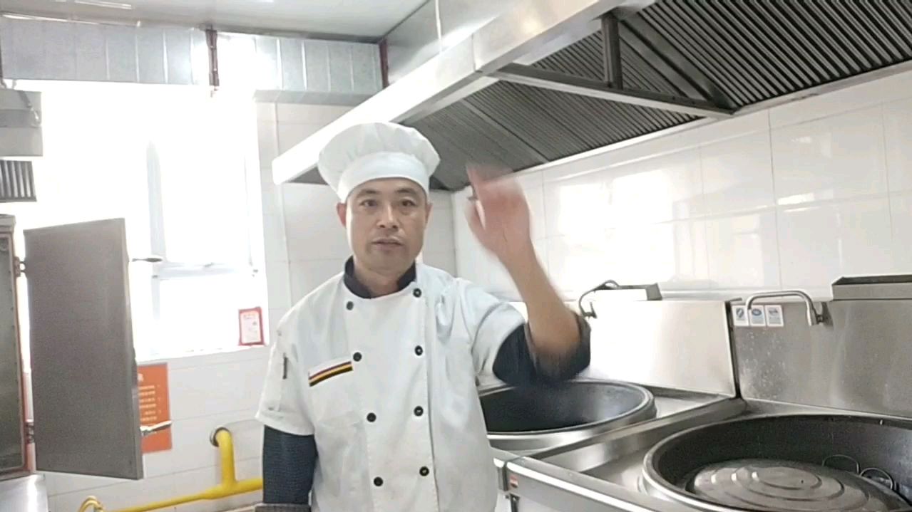 3分钟学习2个洋葱炒肉的小技巧,简单实用,脆嫩爽口好吃极了