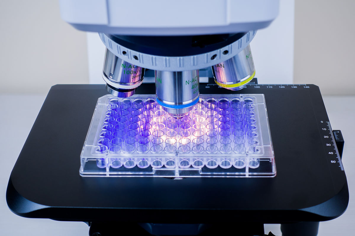 把这句换写的通畅一点：Figure5 displays the measured beam radius at different distances when the laser output power is maximum