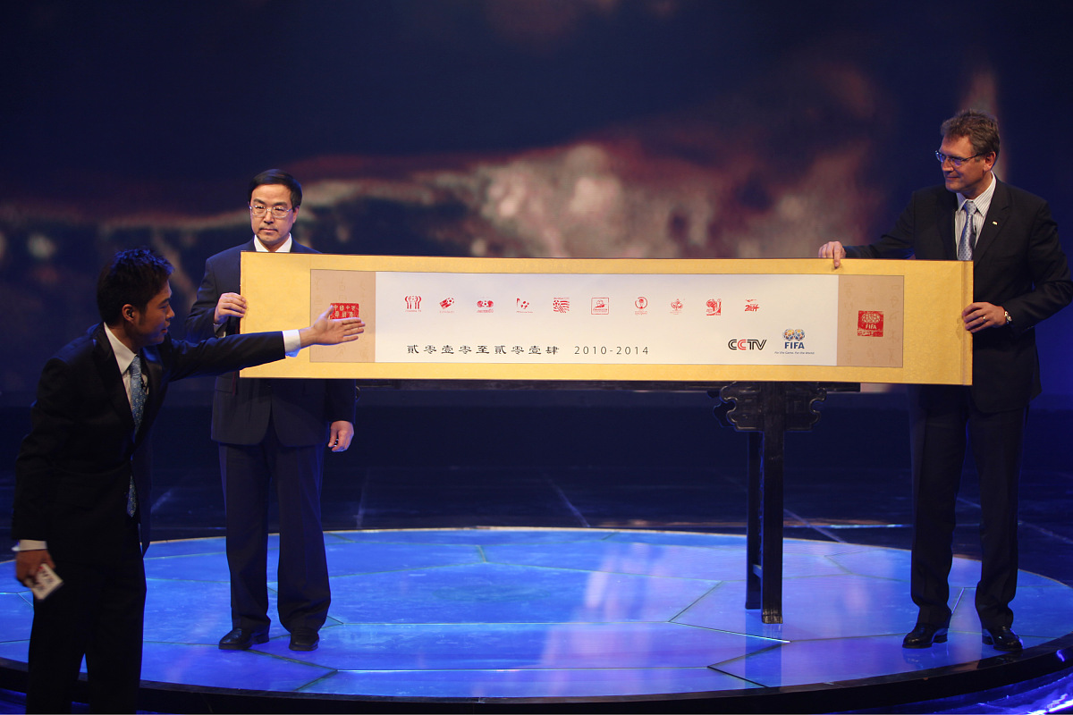 ***_***2009年11月12日下午,中央电视台台长焦利先生与国际足联秘书长