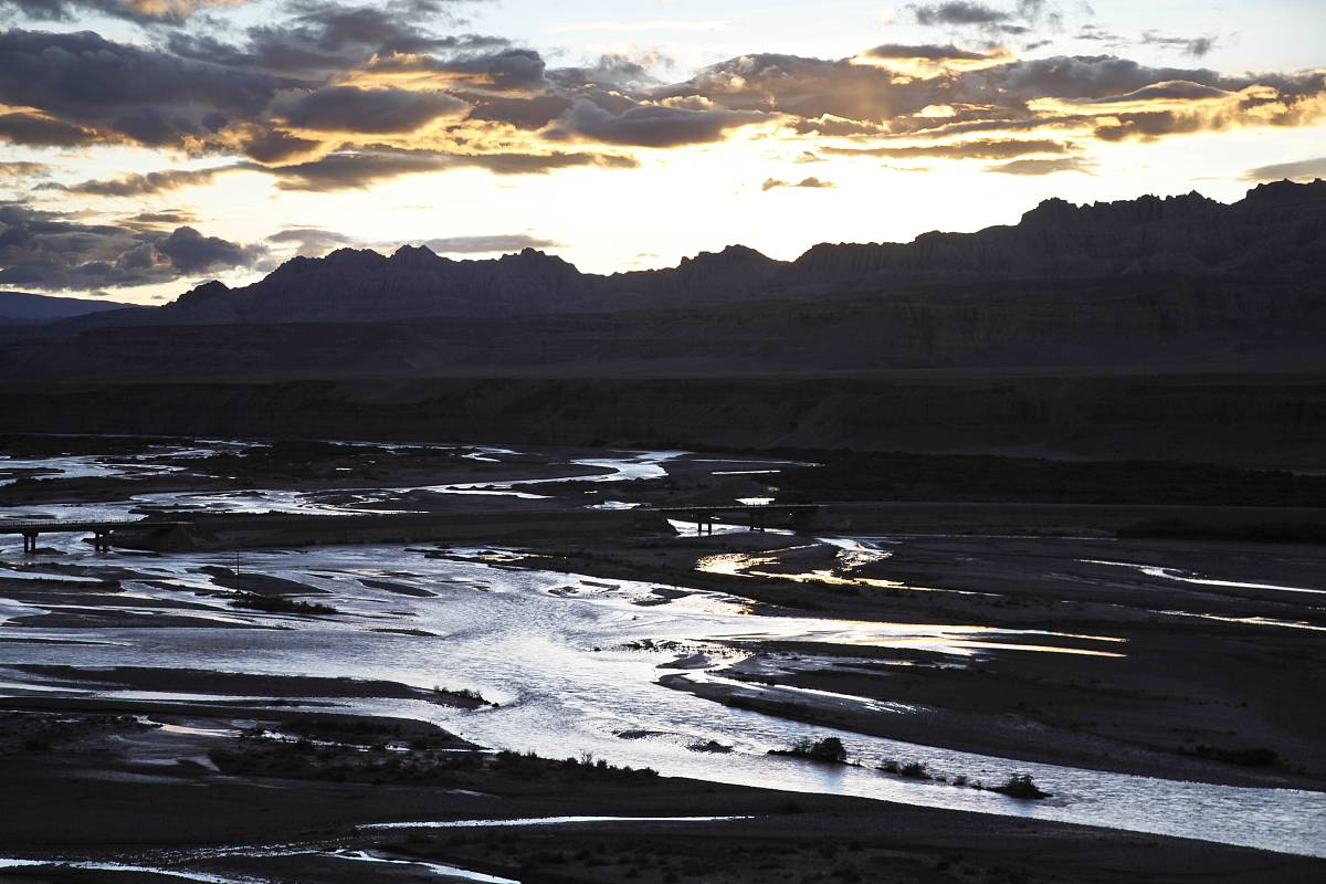 南亚地理知识点：位置、环境、资源与文化 (300字以上)