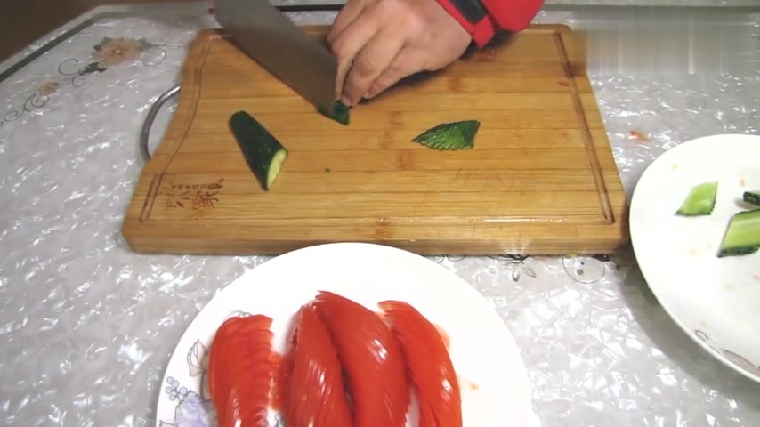 2个番茄巧做“寿桃”冷盘,成为靓丽“风景线”!大小寿星笑开颜