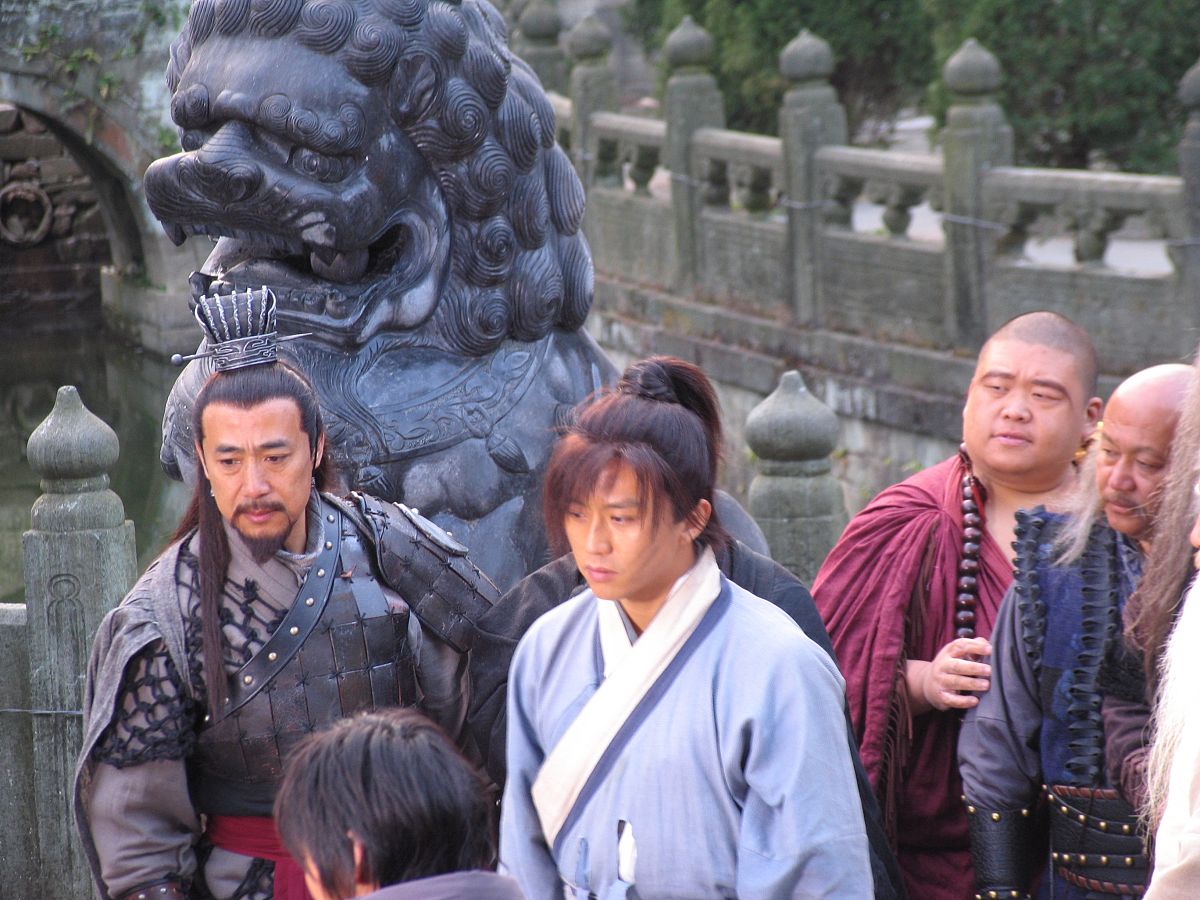 兵甲倚天剑属于哪个品牌？