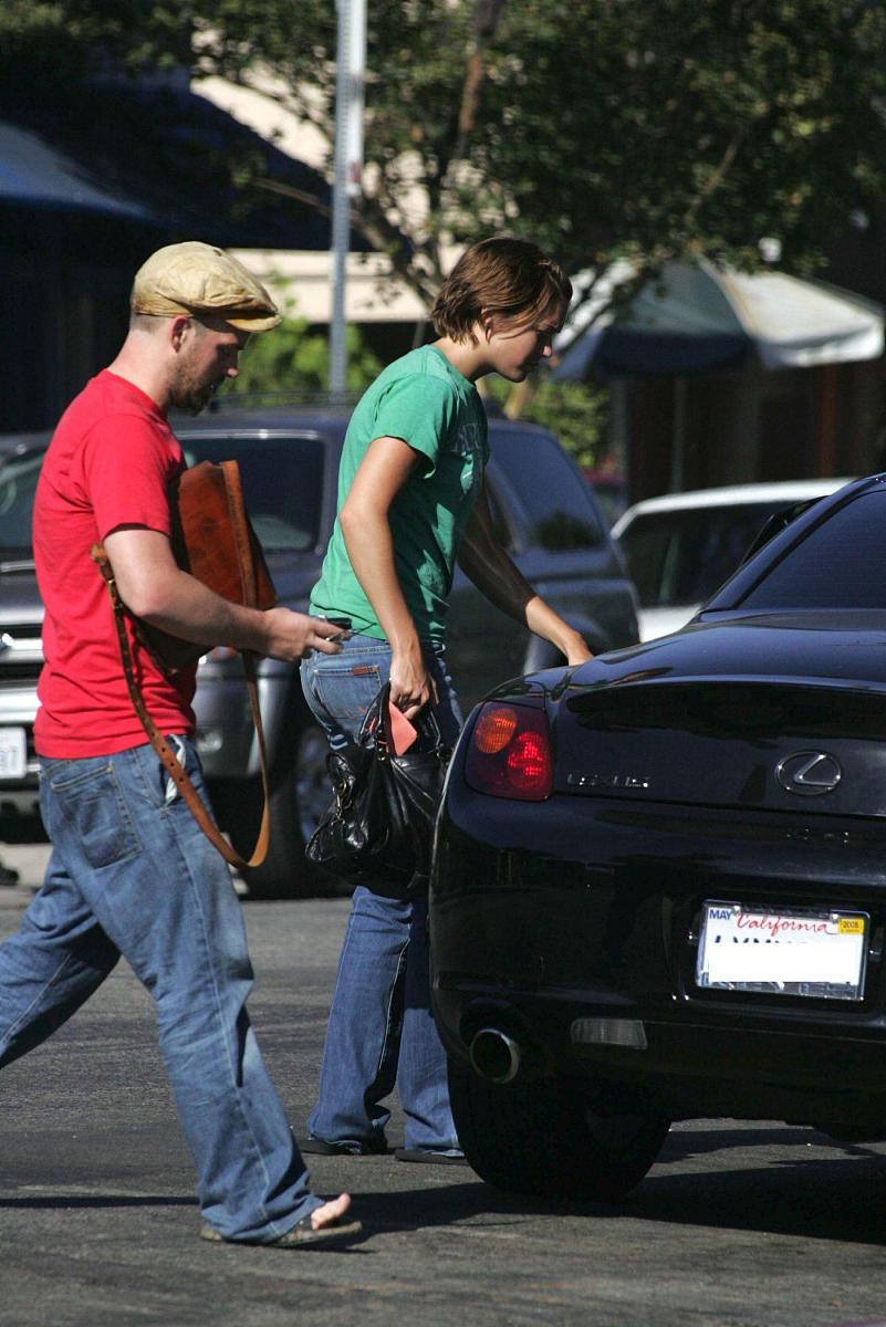 女友夸奖你尊重她，怎么回复？