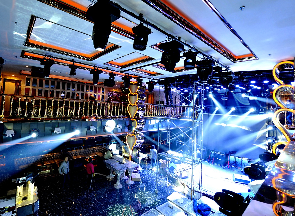 酒吧灯光师前景分析：机遇与挑战并存