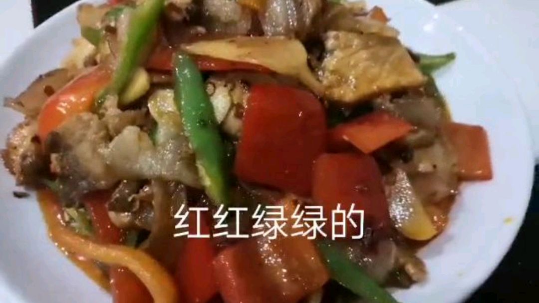 回锅肉的家常做法,是最美味的,一人吃一盘都不多
