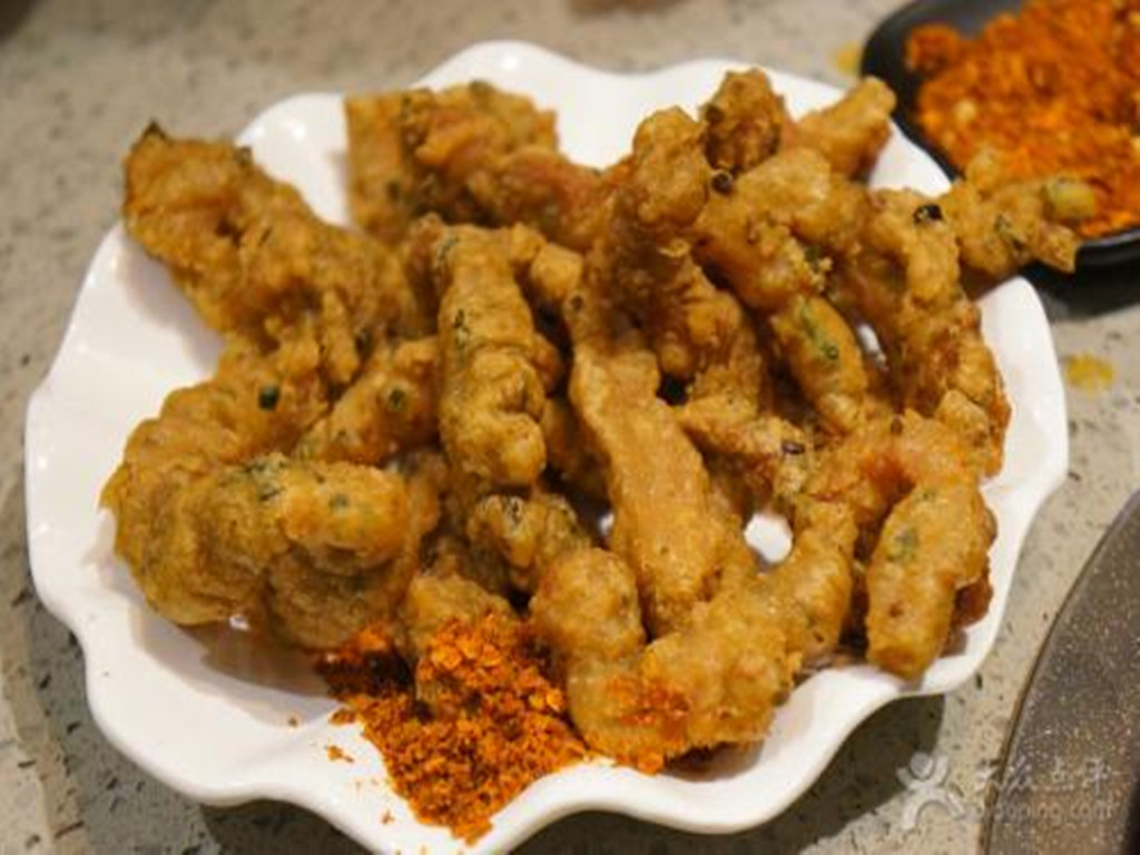 农村酒席上做的一道菜叫“酥肉”,制作过程简单方便易学