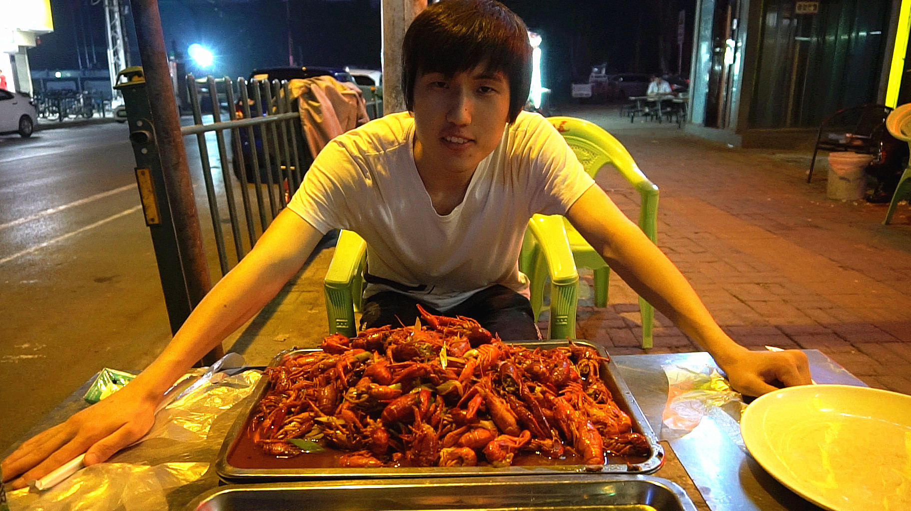 一口气剥10斤小龙虾!能吃到多少斤肉?