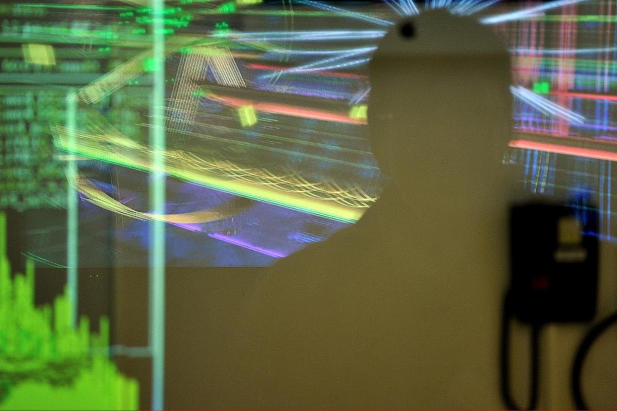 欧洲物理学杂志D：月刊期刊，始于1998年