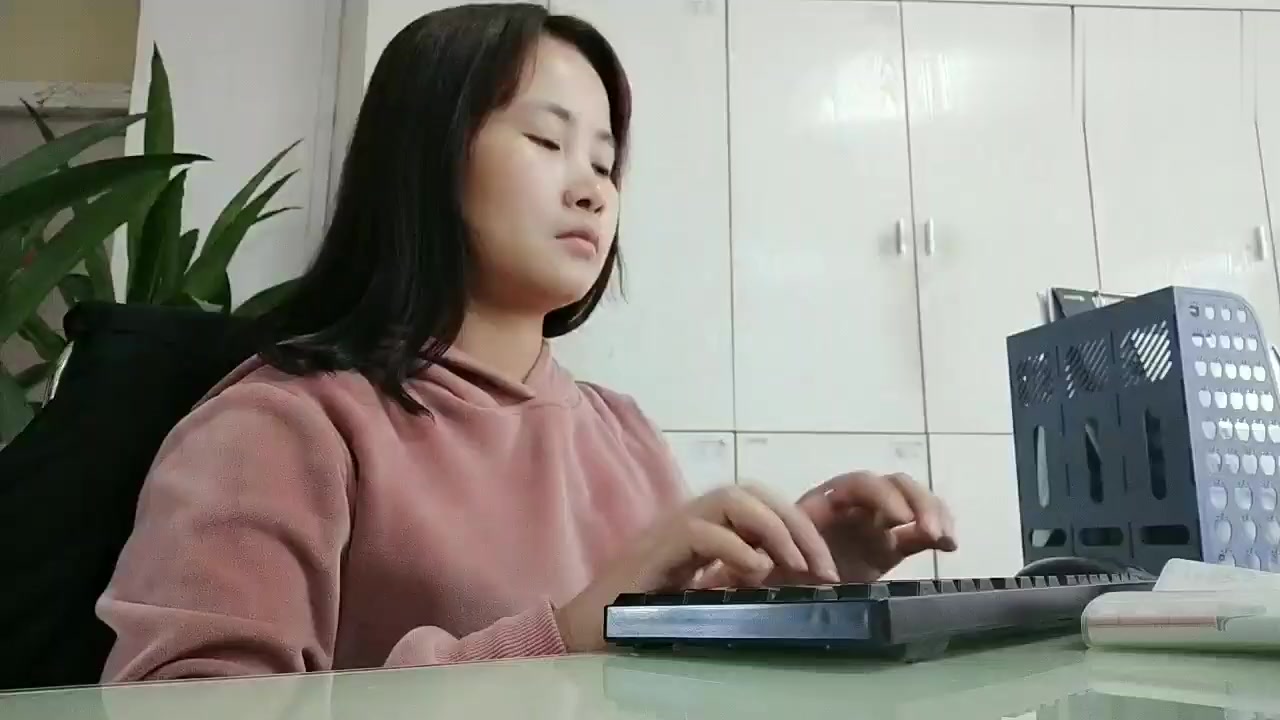 打工妹晚饭做土豆鸡块的家常做法,简单好吃又下饭,越吃越想吃
