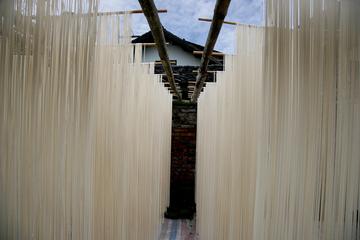 关于四川宜宾市起重设备专业承包二级办理转让哪个公司有？内容生动