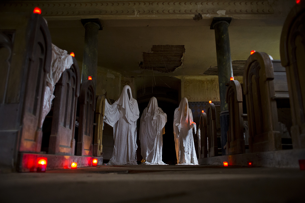 迷雾之城：一位艺术家的奇幻冒险之旅