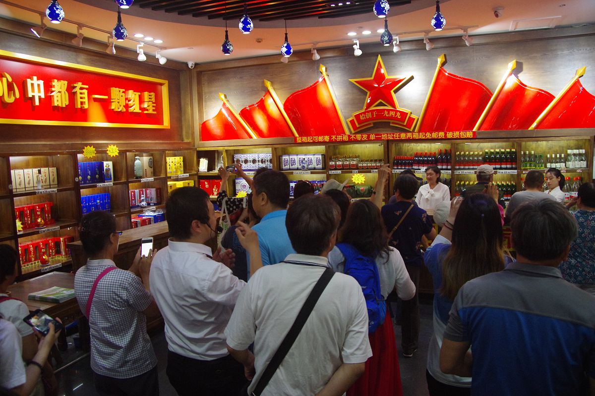 解密老板凌晨红包背后的含义：一场成功的品牌时装秀