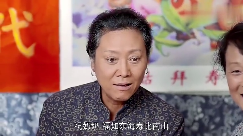 奶奶七十大寿,一块蛋糕就看出了两个孙子的教养,差距太大了!