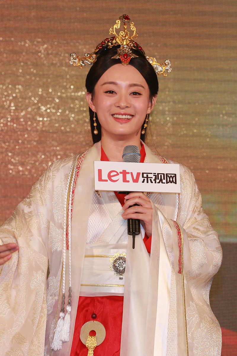 闫妮：实力演员，代表作《无极》、《大唐女法医》、《恋爱先生》