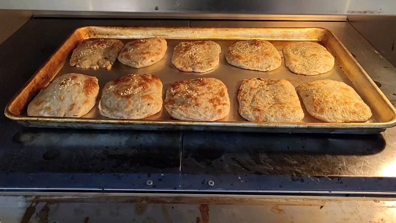天冷了来碗牛肉汤配两个烧饼