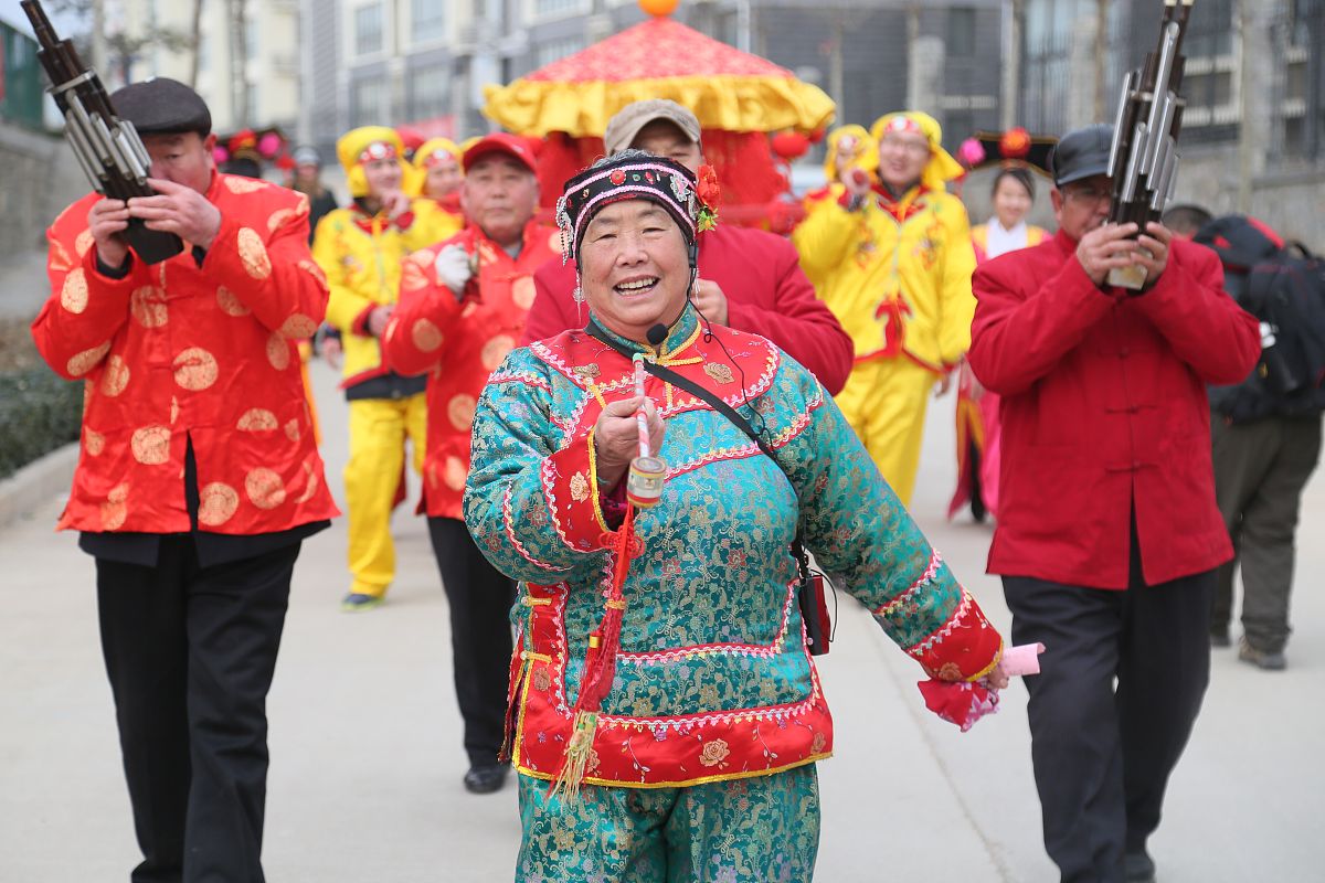 写一篇验收意见主要内容围绕着科技公司响应及时、敬业精神架构满足发展要求整体系统相对完善基本满足了金融行业的要求从0-1建立起系统。认可大家的付出。