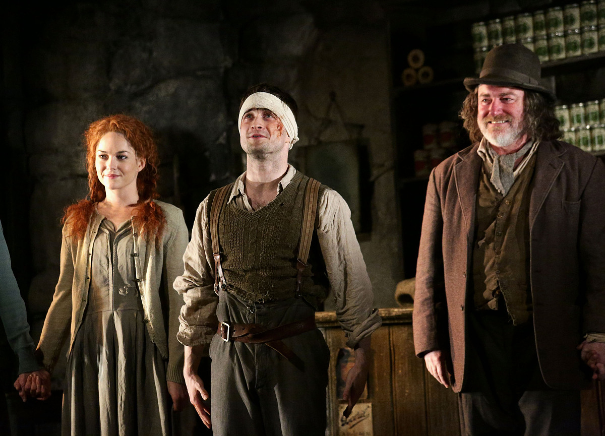 在杰克伦敦的《海狼》中的凡·卫登做了哪些事