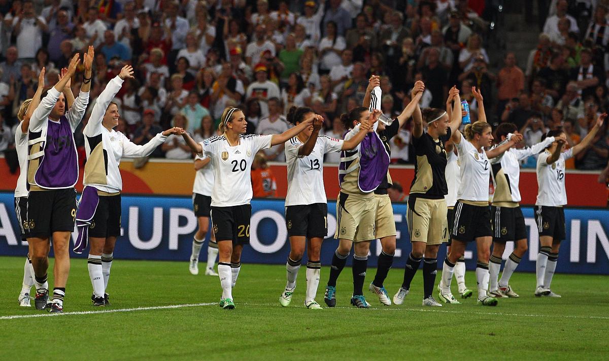 2011年7月5日,门兴格拉德巴赫,2011女足世界杯a组,德国4-2法国.***_**