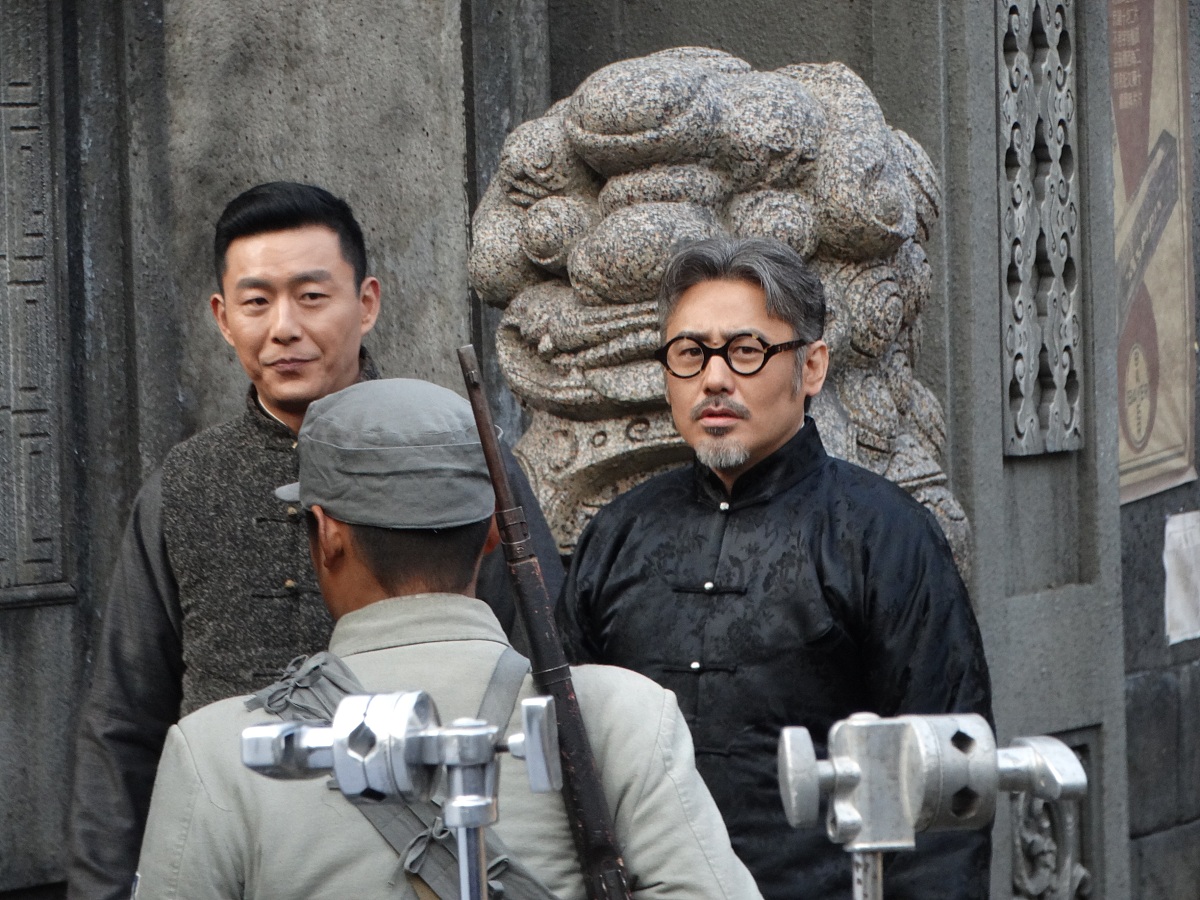 潜伏电视剧剧情介绍：抗日战争时期的地下工作者李云龙