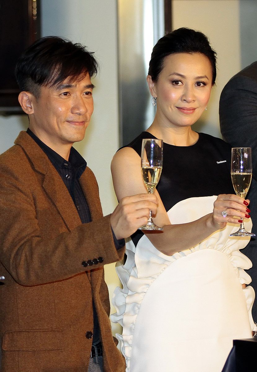 2011年11月3日,北京,明星代理的某著名腕表品牌在北京开店.梁朝伟,刘