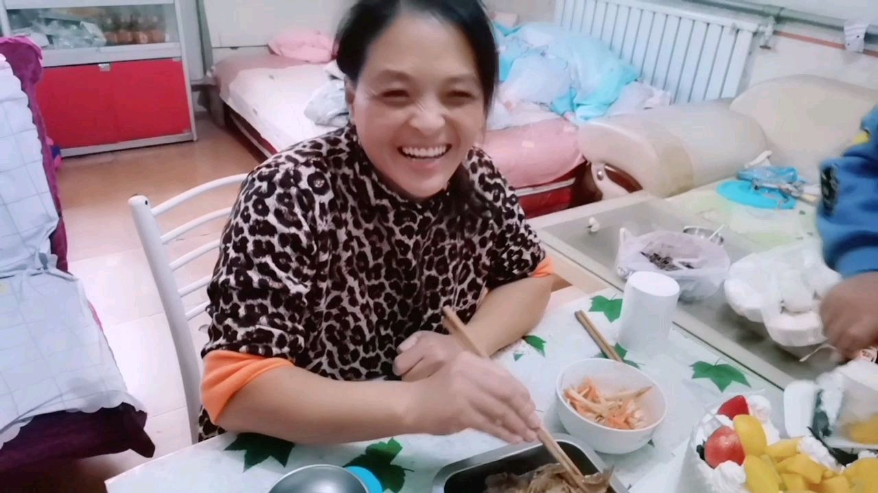 简单的生日晚饭,一家人开开心心,胜过山珍海味的味道,真是幸福