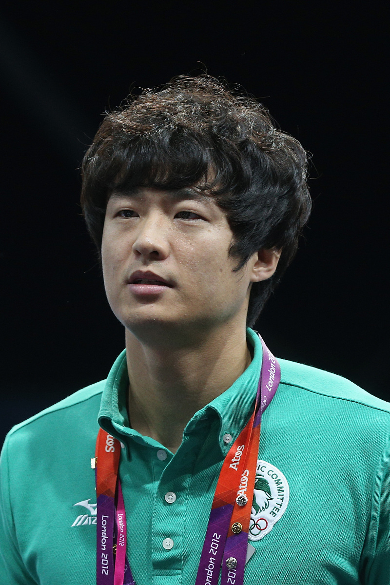 Excel VBA: 如何对文本框值进行四舍五入并关闭窗体