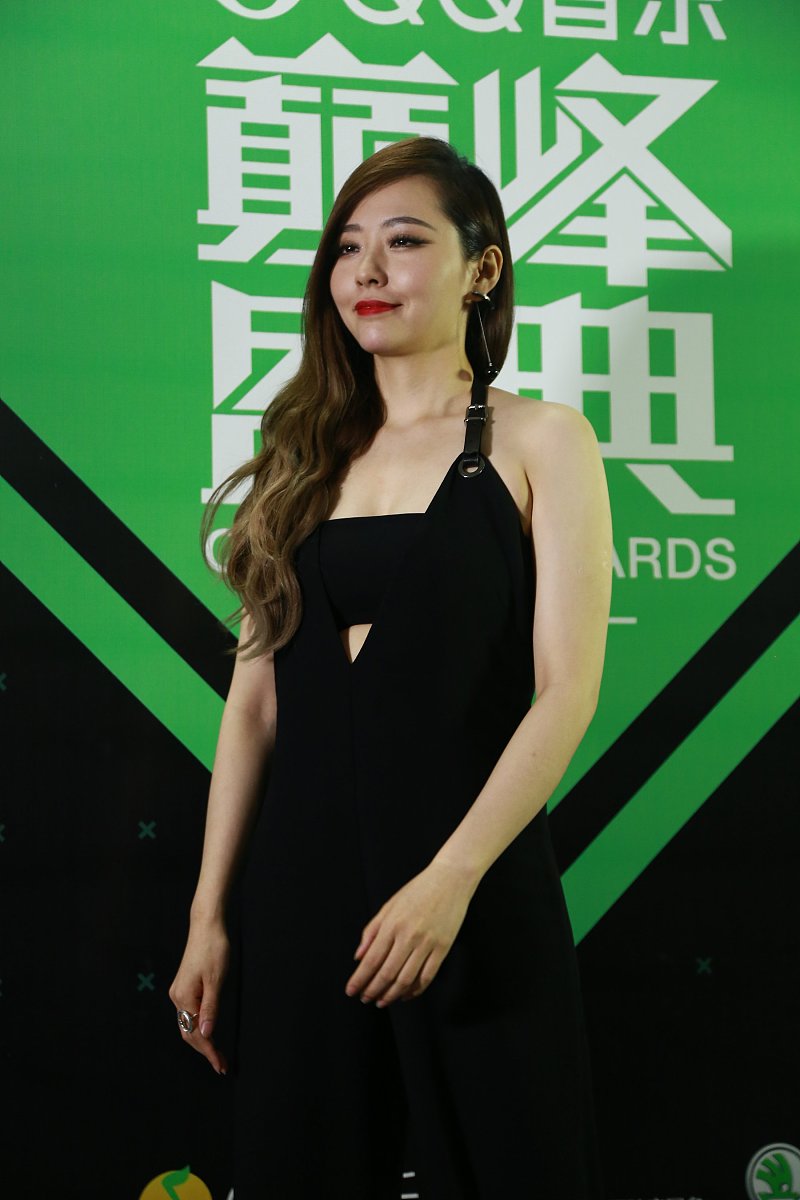 2016年03月23日,广东省深圳市,2016qq音乐巅峰盛典.***_***张靓颖