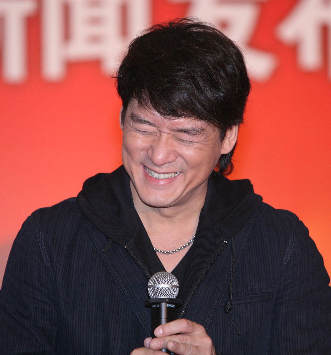 2008年11月18日,佛山,"1+1助学基金"启动仪式暨周华健希望传递广州演