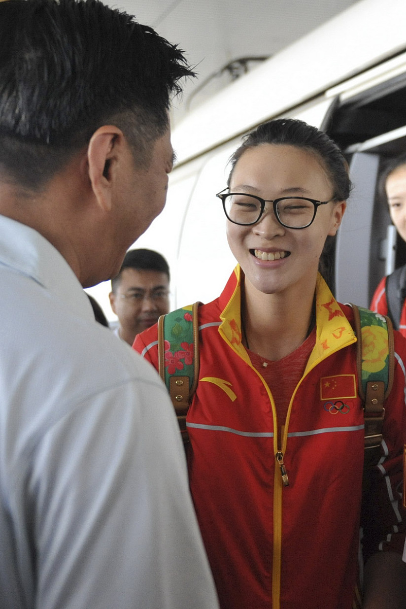 浙江“体操小花”张欣怡有望再夺金！父亲现场送惊喜：‘我会义无反顾支持她！’