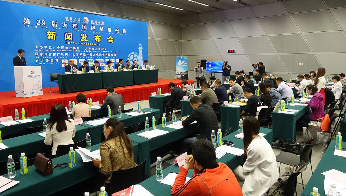 我们小组做了一个关于高等教育改革的新闻发布会我在其中担任提问的小记者请写出我在这次发布会中遇到的问题和解决方案以及心得体会