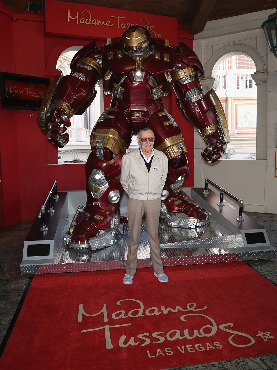 请告诉我让midjourey画一个黑暗钢铁侠的设置词