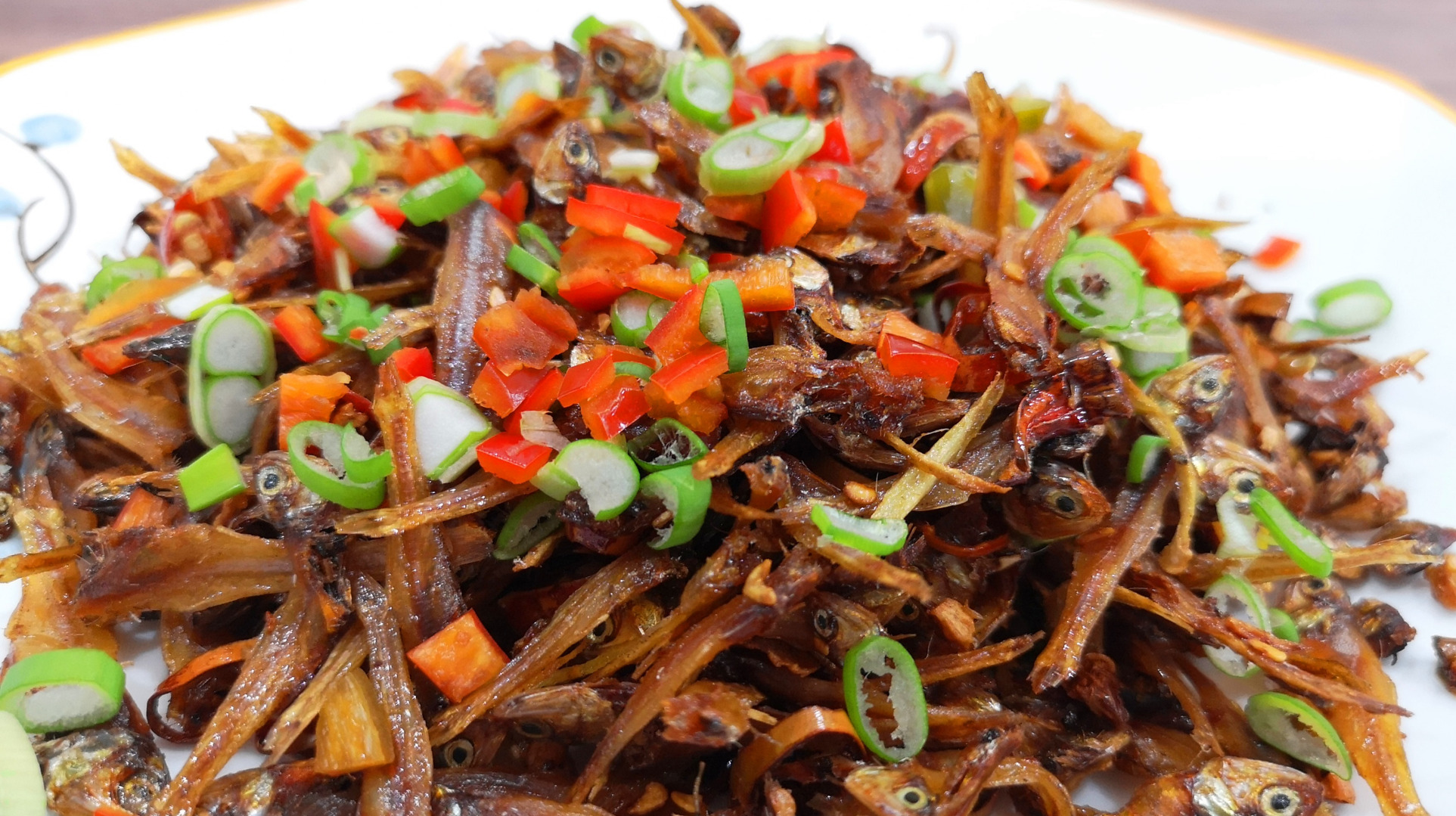 老公想吃下酒菜,媳妇做爆炒小杂鱼,香辣过瘾又下饭,这次解馋了