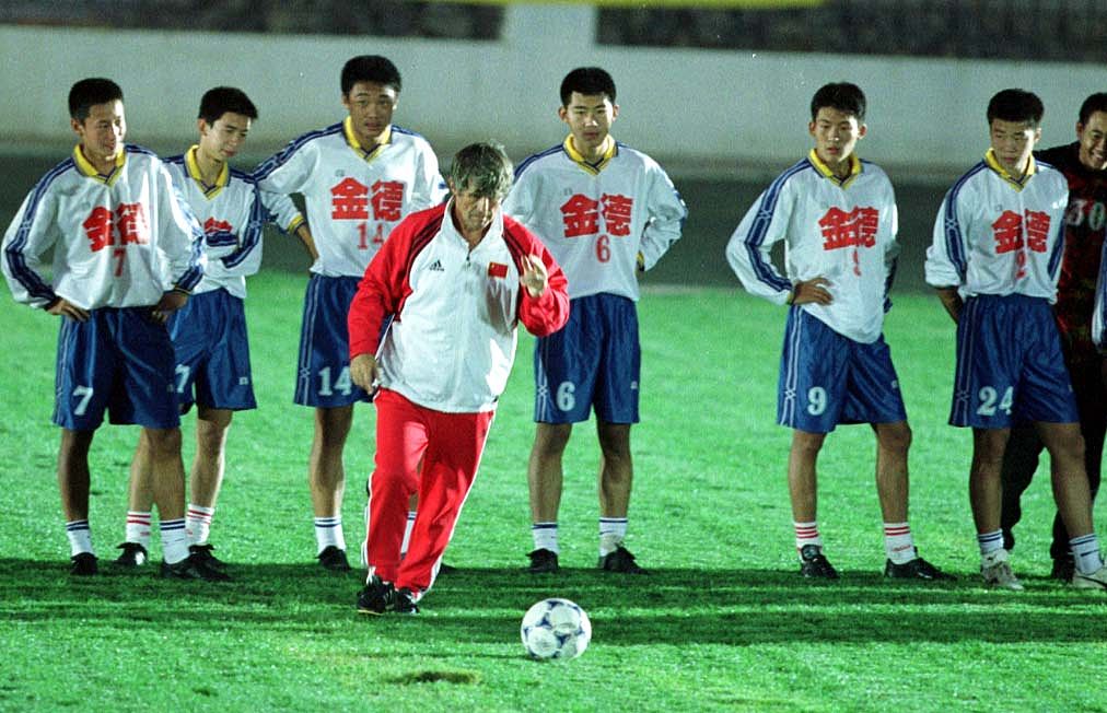 杨旭：中国足球的传奇，一首诗为你喝彩！