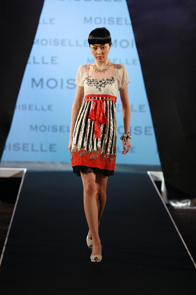 2007年3月24日,香港著名女装品牌慕诗moiselle在北京丽晶大酒店举办20