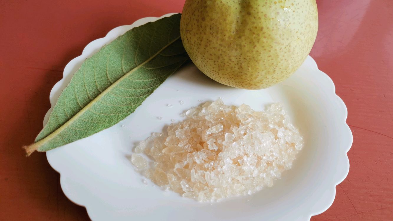 入秋之后要多给孩子喝这个枇杷雪梨汤,润喉止咳很实用,材料简单