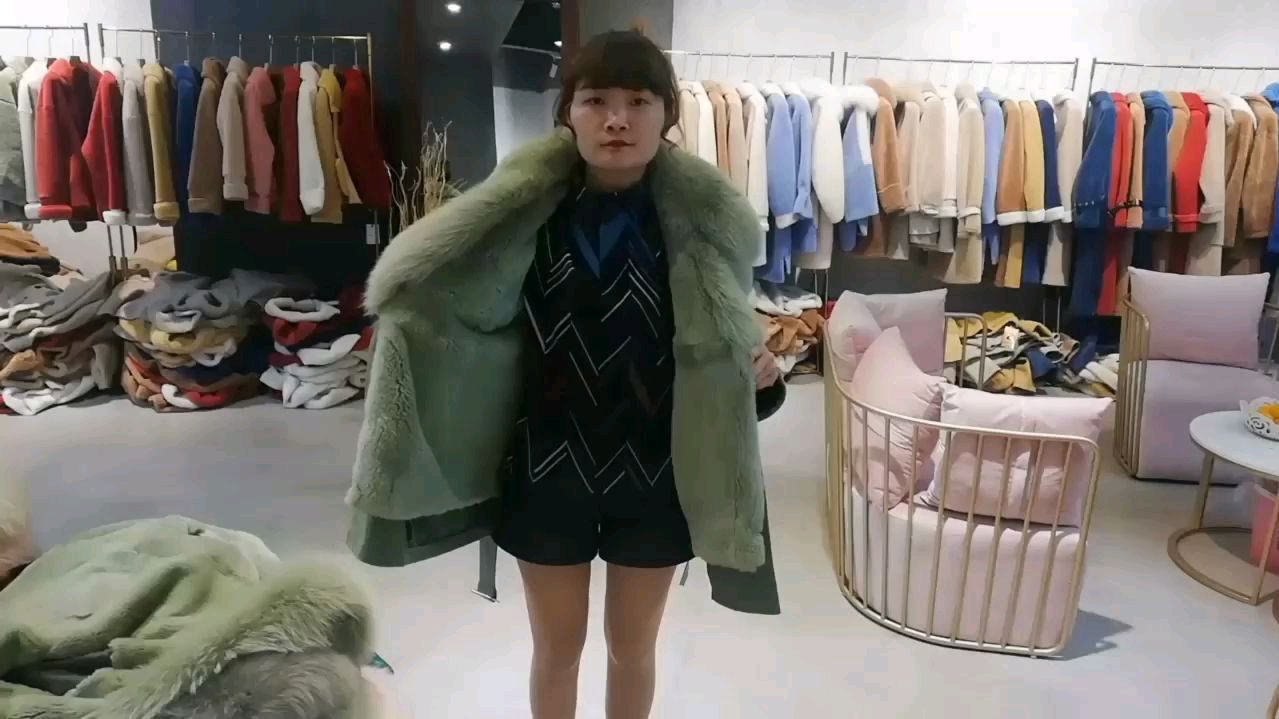 全棉面料的2019女士新款派克服,长短款都有,性价比非常高