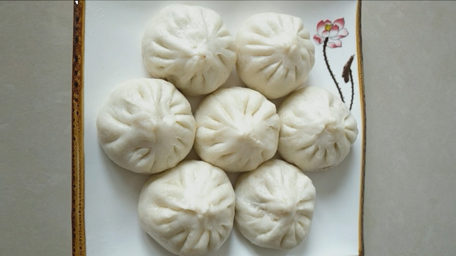 猪肉豆角馅包子,做法简单又好吃,皮薄馅多,一学就会