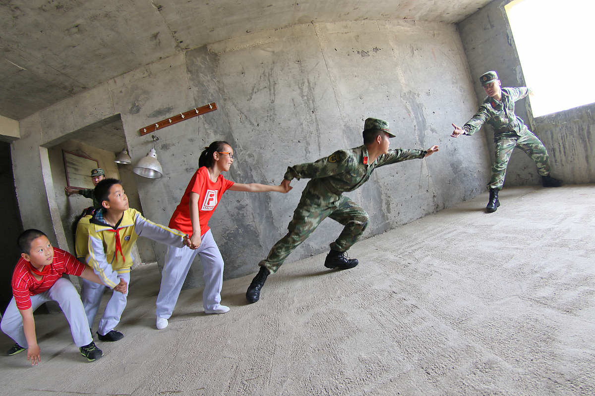 五年级主题征文：携手同行，探索地震奥秘