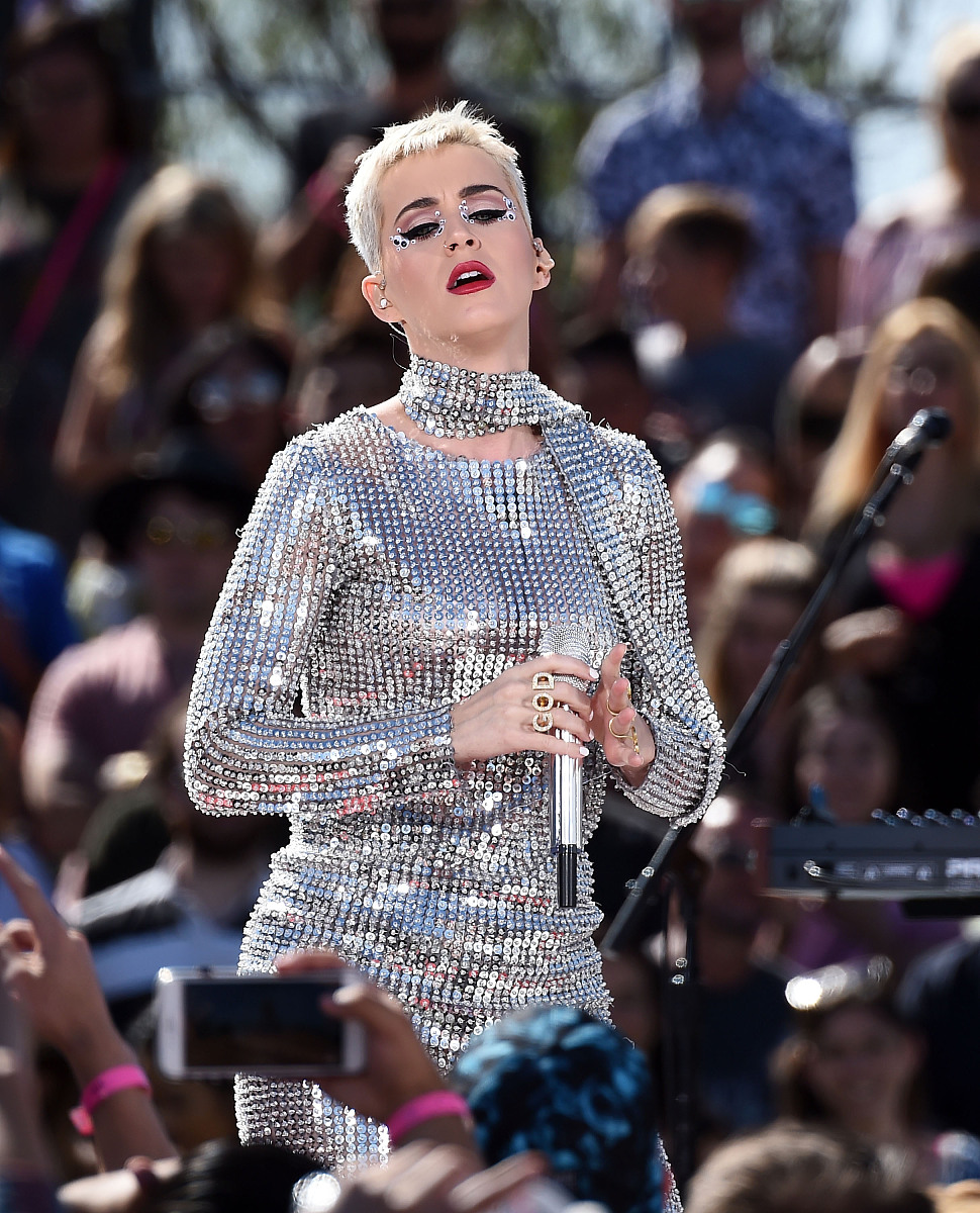 带‘闪里’的短视频名字：文化旅游视频取名灵感