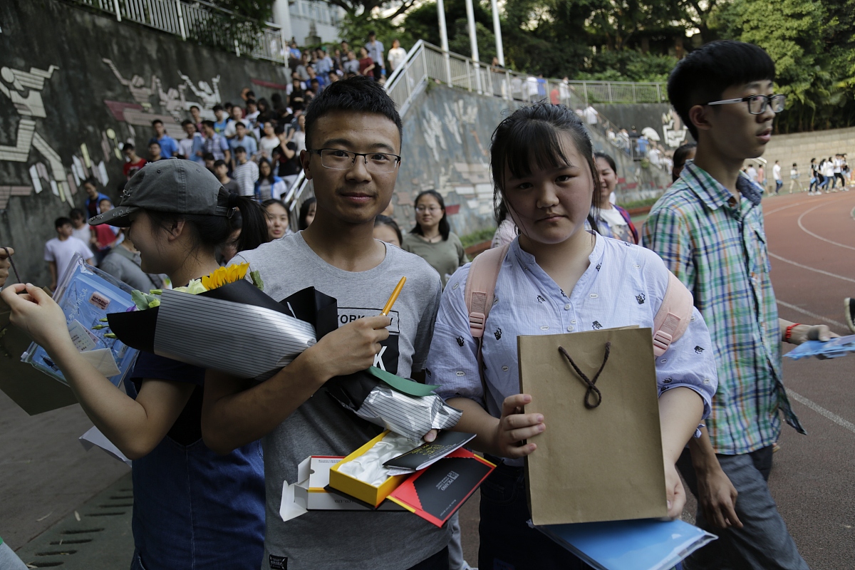 2018成都市铁路中学录取分数_外地招生