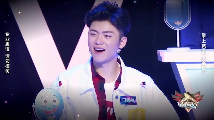 提到芭蕾你会想到《四小天鹅》的优美,却不知芭蕾也能双人托举