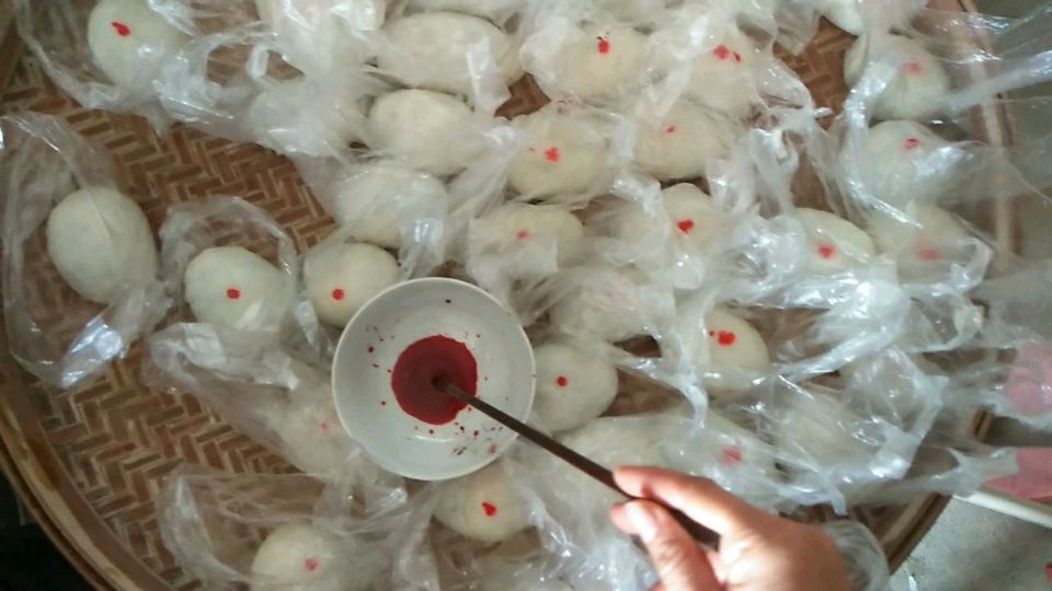 农村传统手工制作的糯米糍粑,馅满满的更加香糯可口,儿时的味道