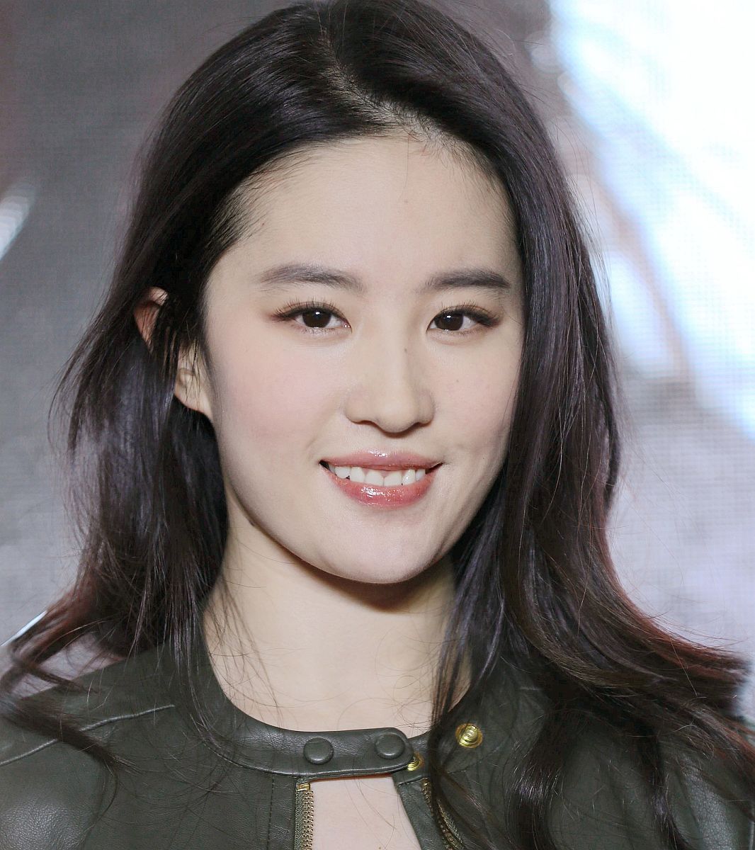 2015年12月17日,江苏省南京市,刘亦菲出席手表代言活动.刘亦菲