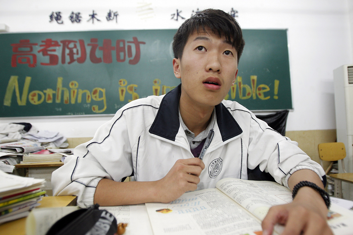 我的同桌李明：优秀、多才多艺的好伙伴