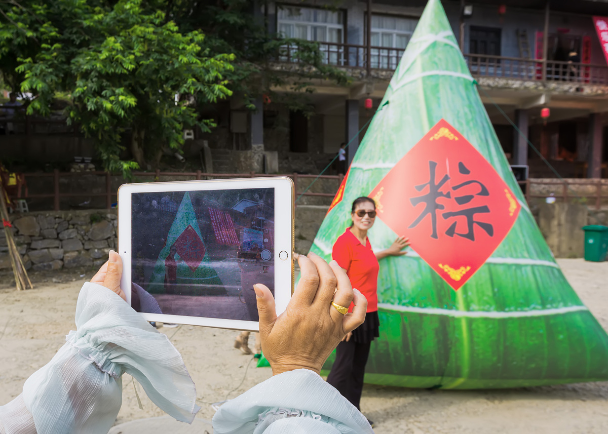 端午节的来历：纪念伟大诗人屈原